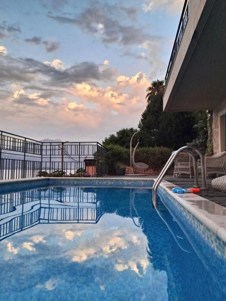 Apartment Tri Kiparisa Tivat Exteriör bild