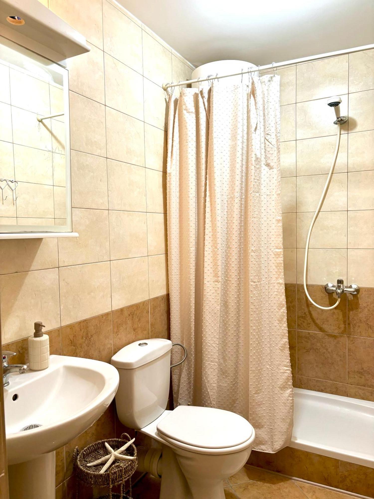 Apartment Tri Kiparisa Tivat Exteriör bild