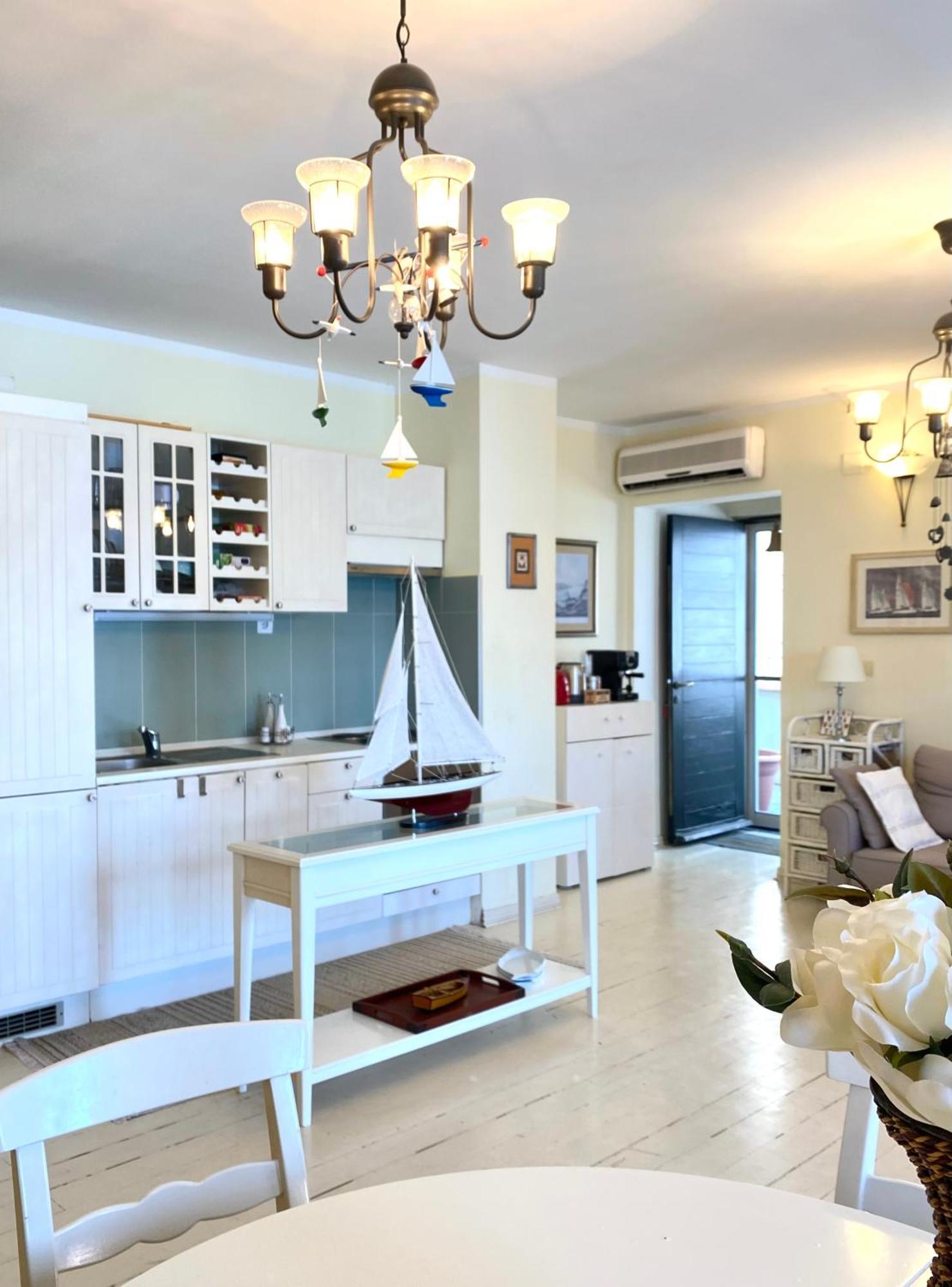 Apartment Tri Kiparisa Tivat Exteriör bild