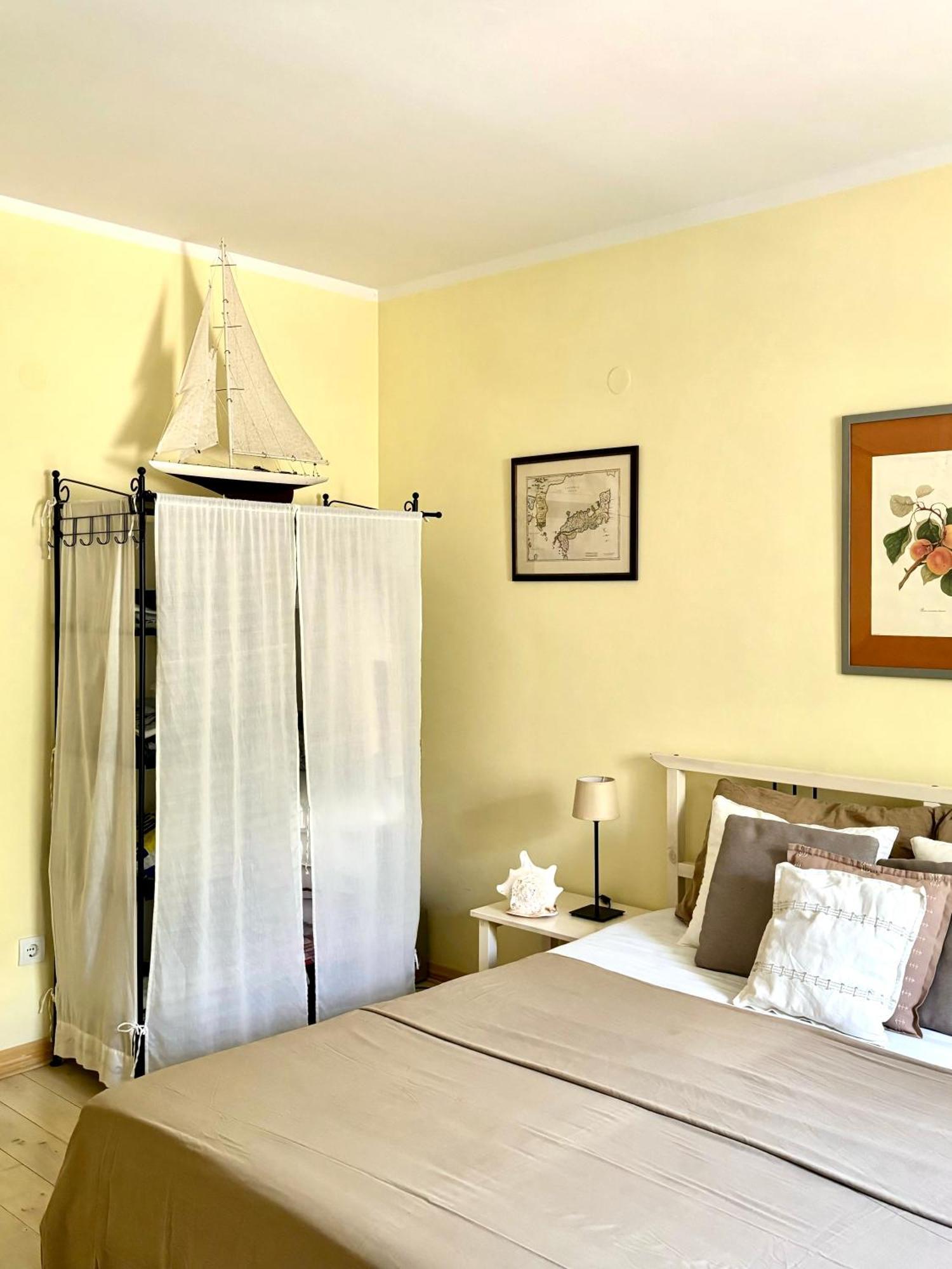 Apartment Tri Kiparisa Tivat Exteriör bild